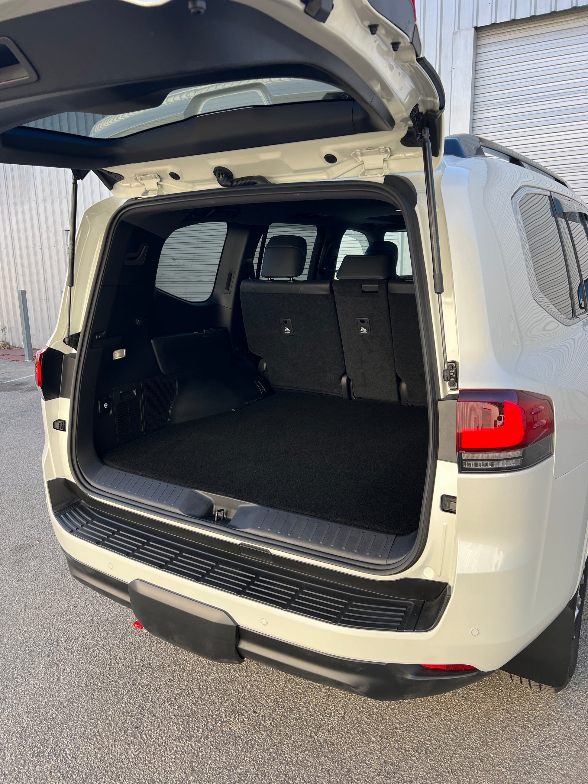 LC300 Series False Floor – Splinter 4x4 Solutions