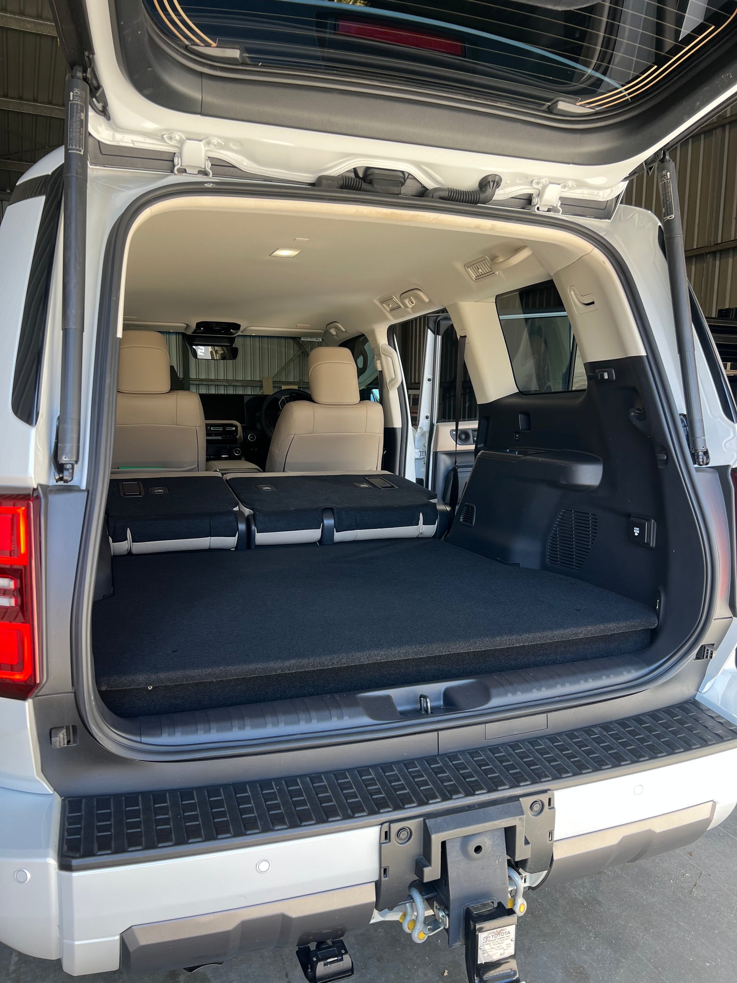 Redarc Warrior 12V False Floor Power System
